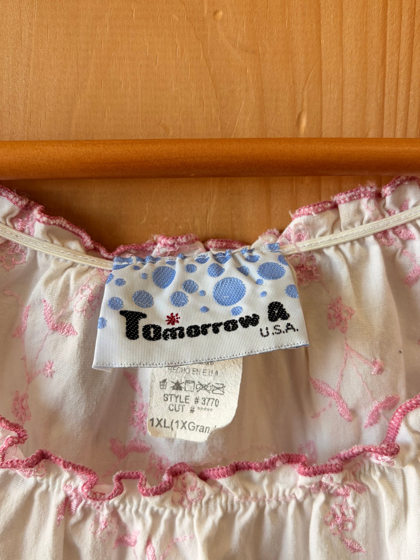 Pink & White Floral Top : 1XL