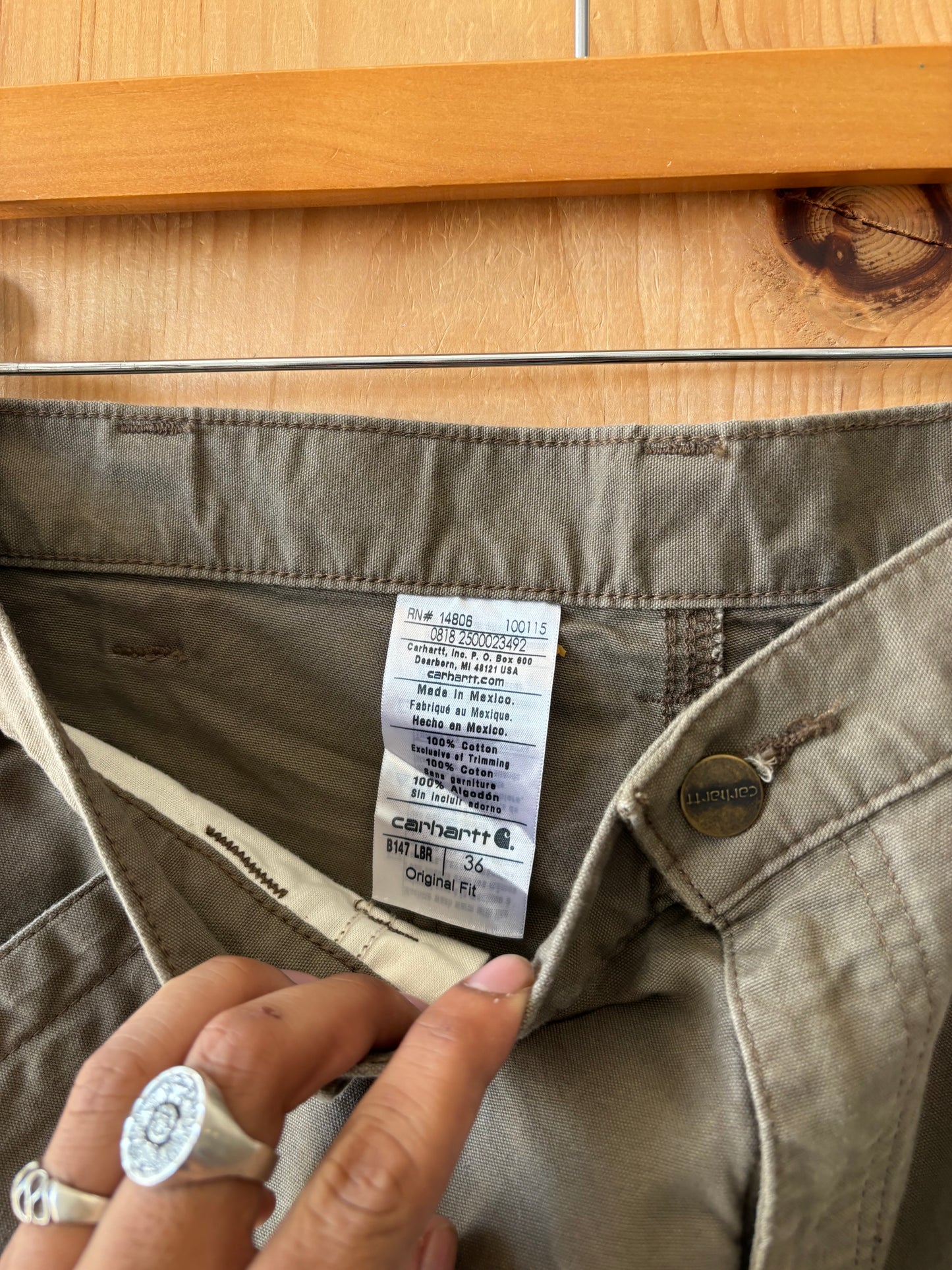 Green Carhartt Shorts : 36