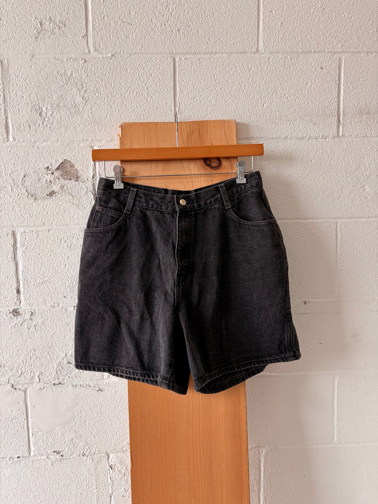 Vtg Black Denim Shorts : 32”W
