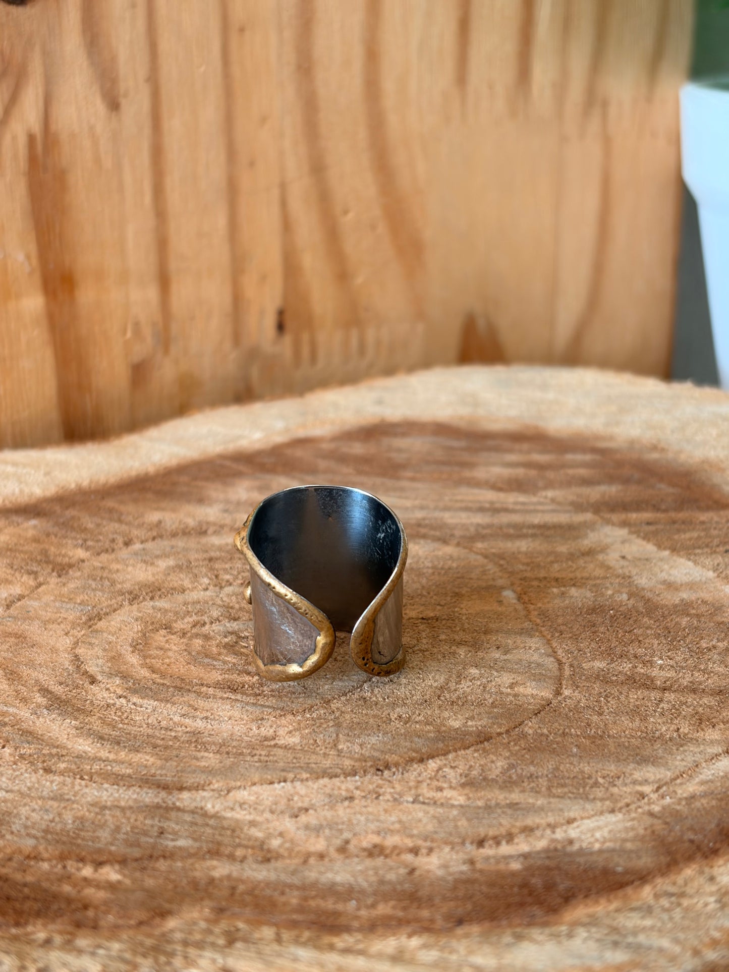 Three Tone Metal Leaf Ring : Size 7