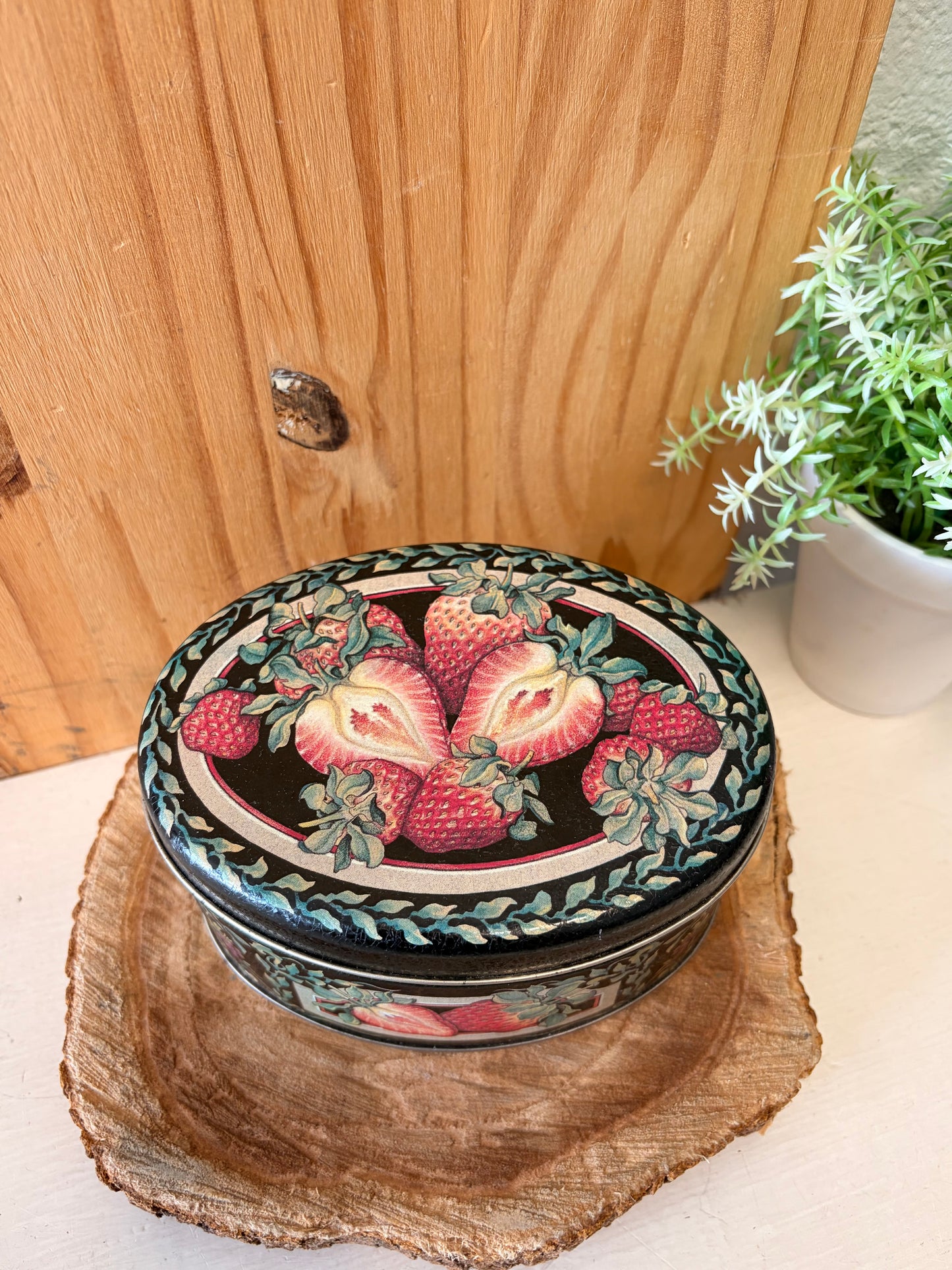 Little Strawberry Tin