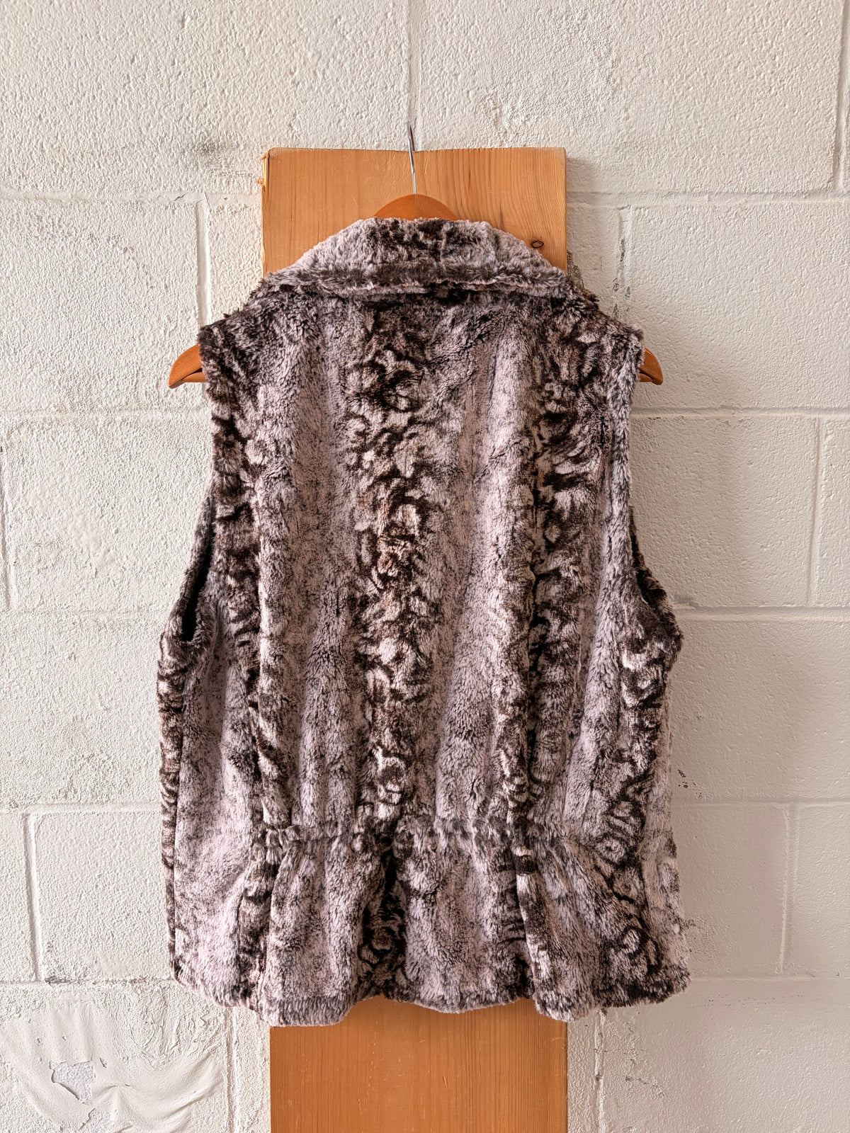 Andrea Faye Faux Fur Vest : L