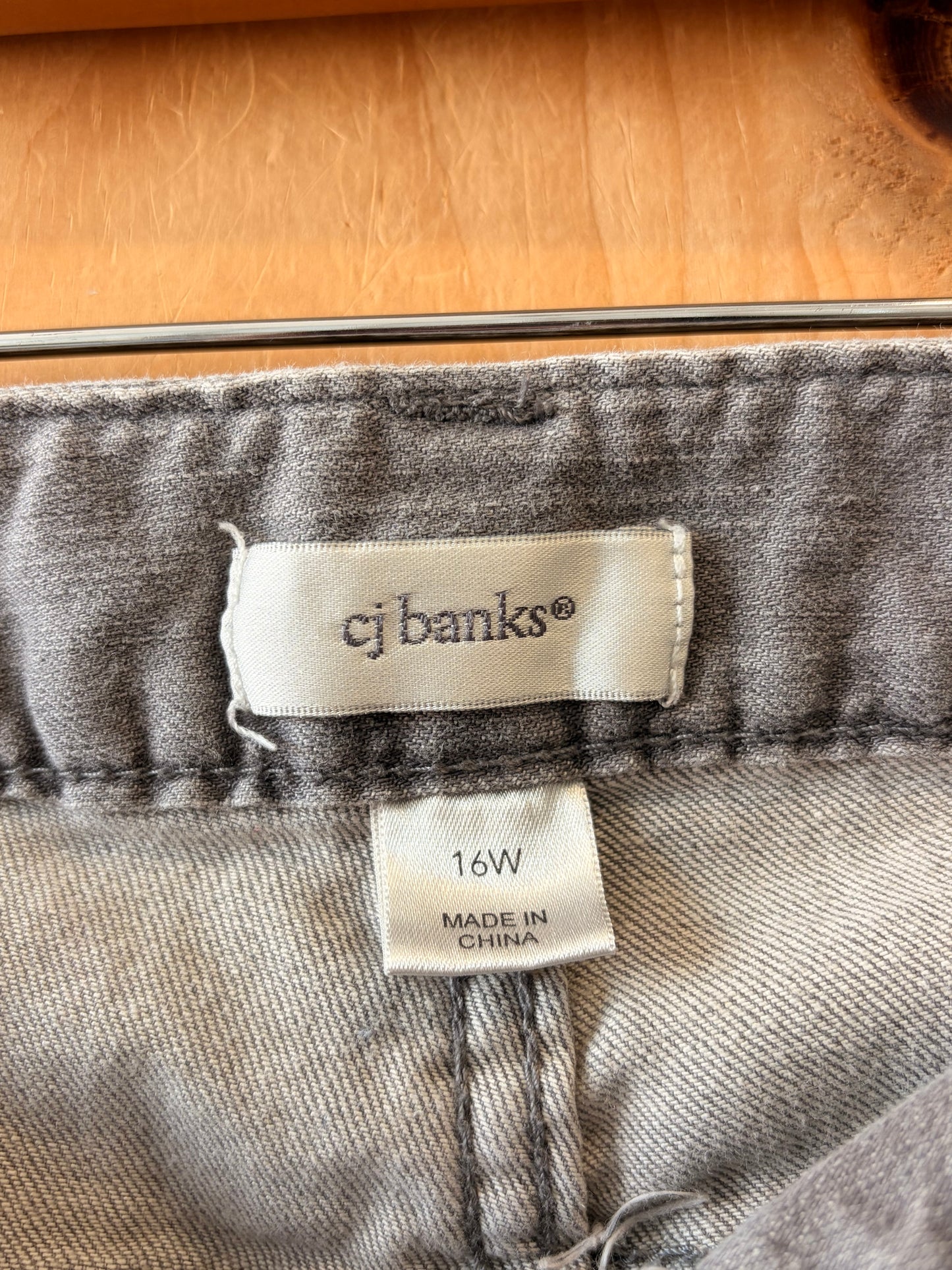 Gray Wash Jeans : 16W