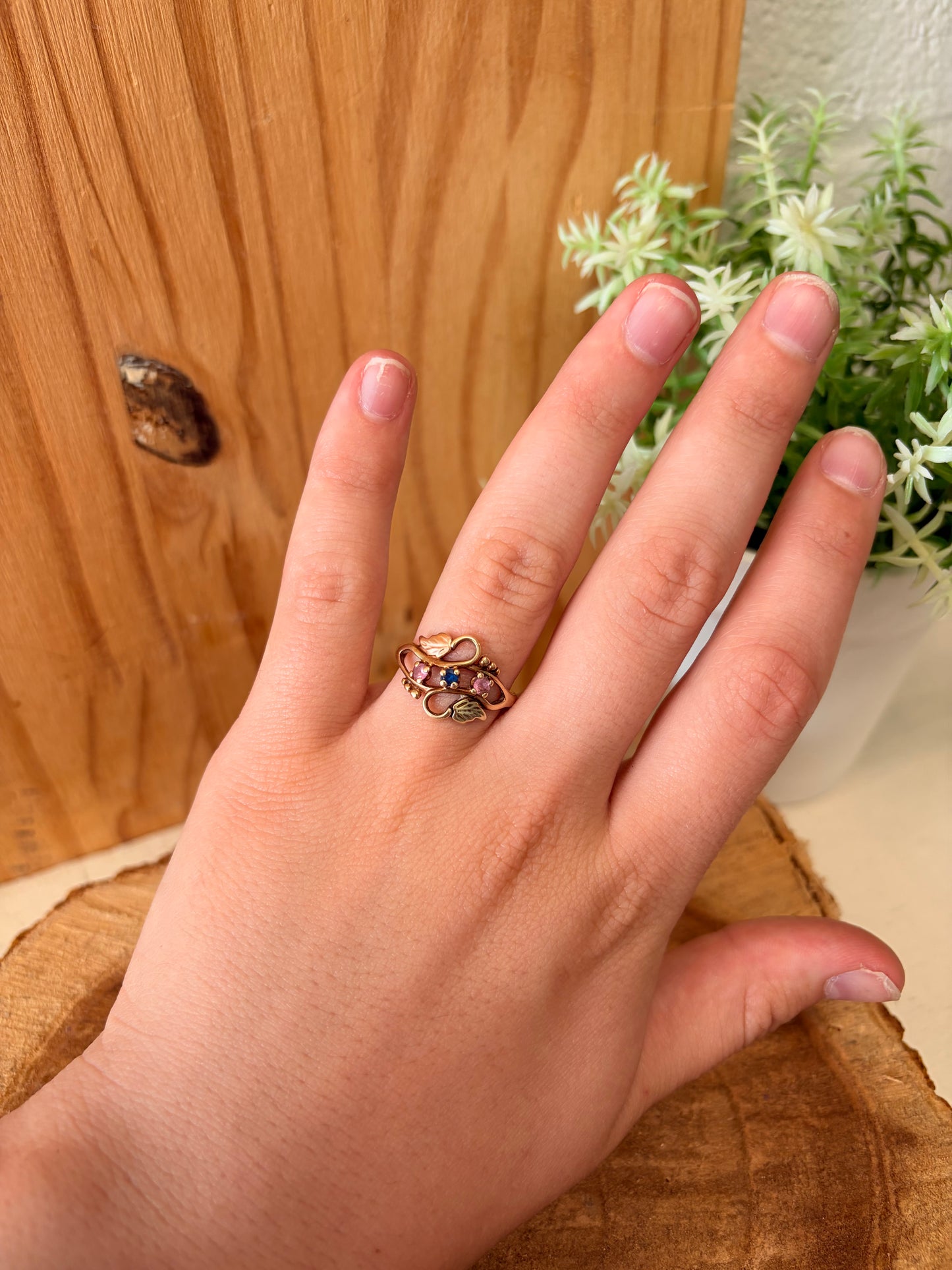 10K GP Stone Trio Leaf Ring : Size 7