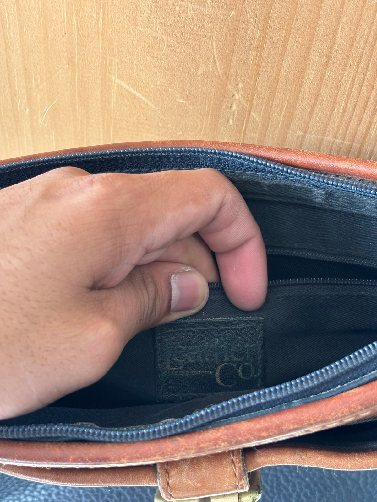 Vtg Leather Liz Claiborne Purse