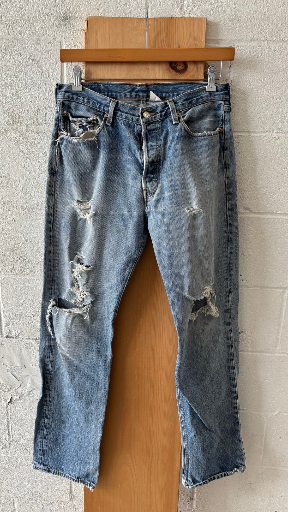 Vtg Thrashed 501 Levi’s : 34” W