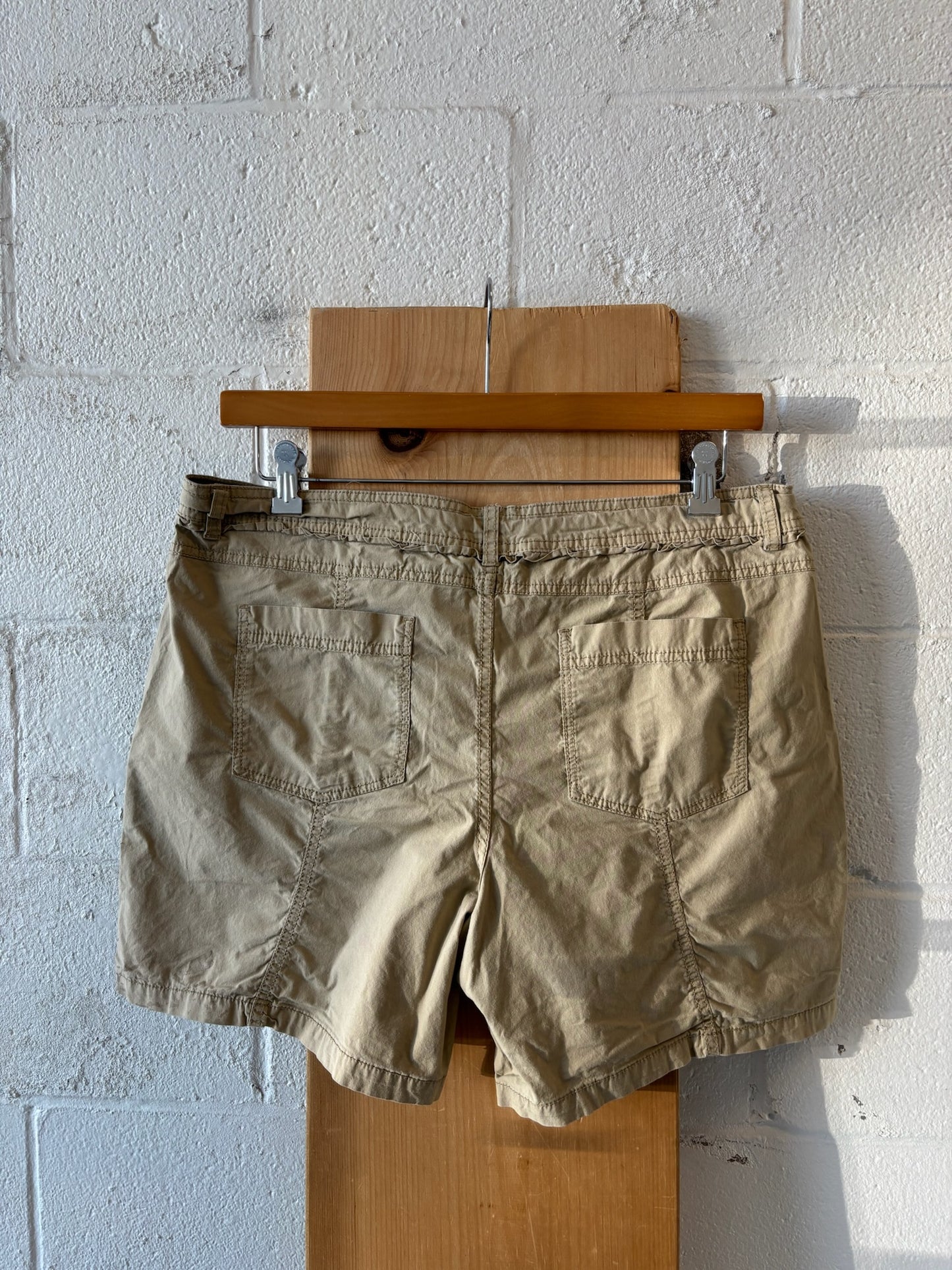 DKNY Shorts : 14