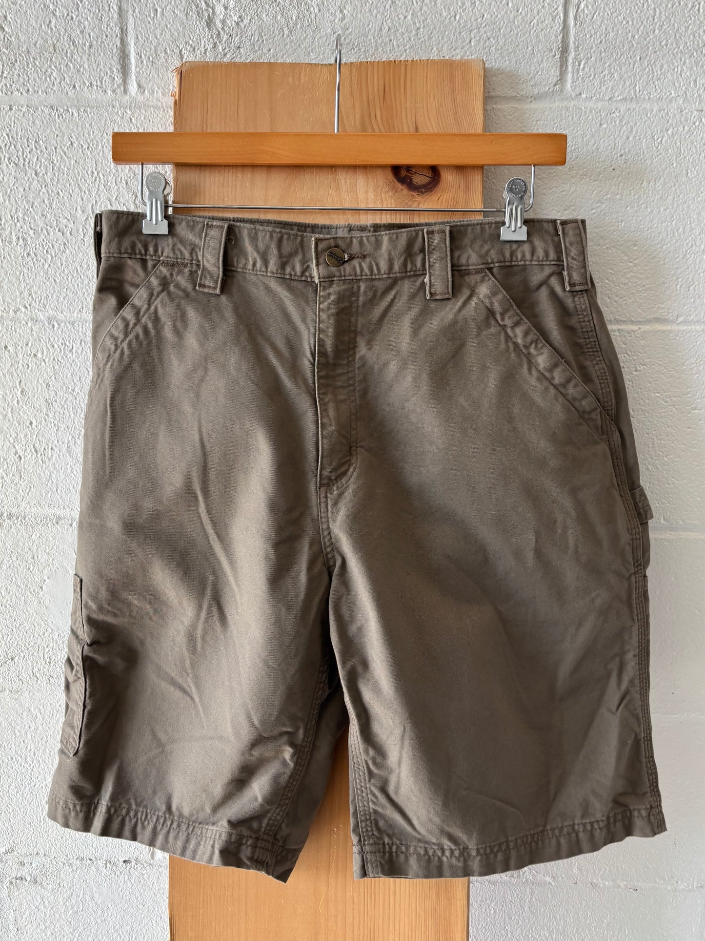 Green Carhartt Shorts : 36