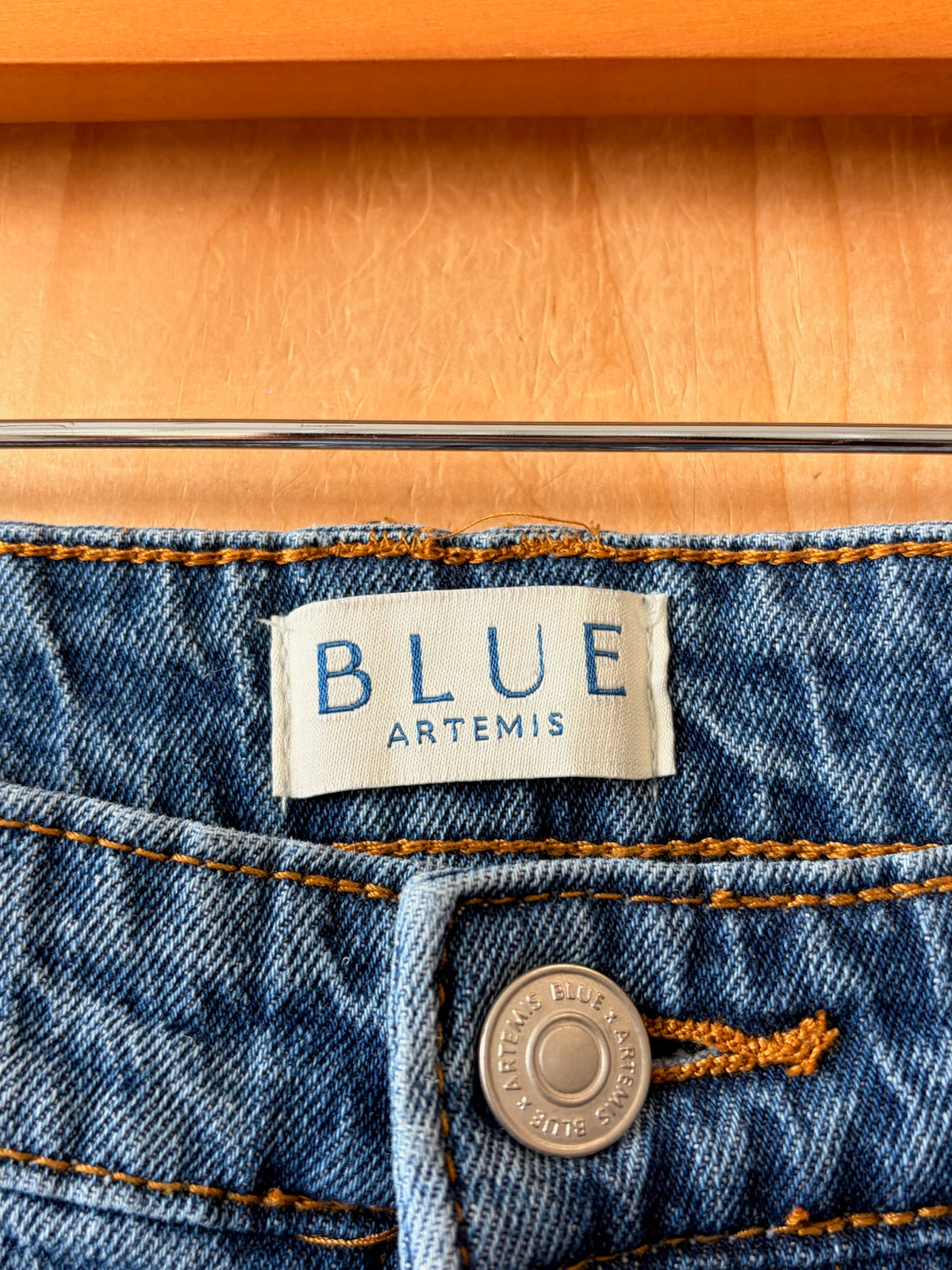 Button Detailed Jeans : 2