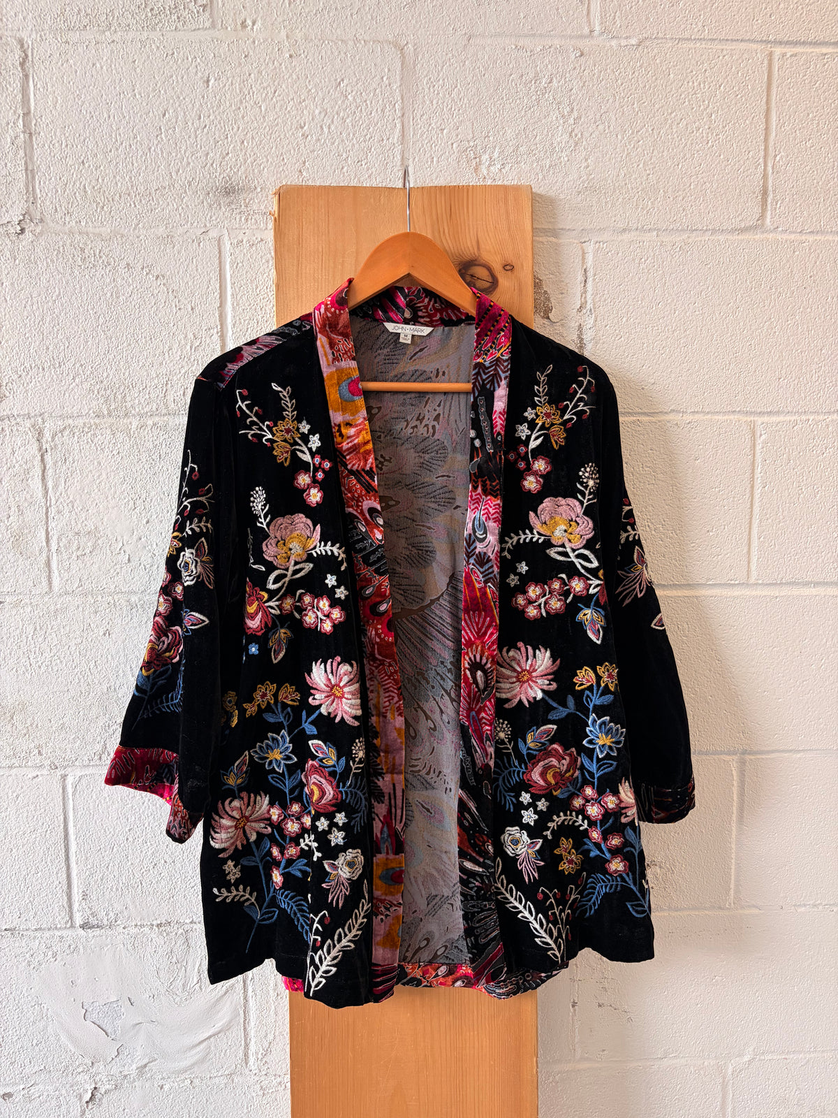 John Mark Velvet Floral Kimono : M