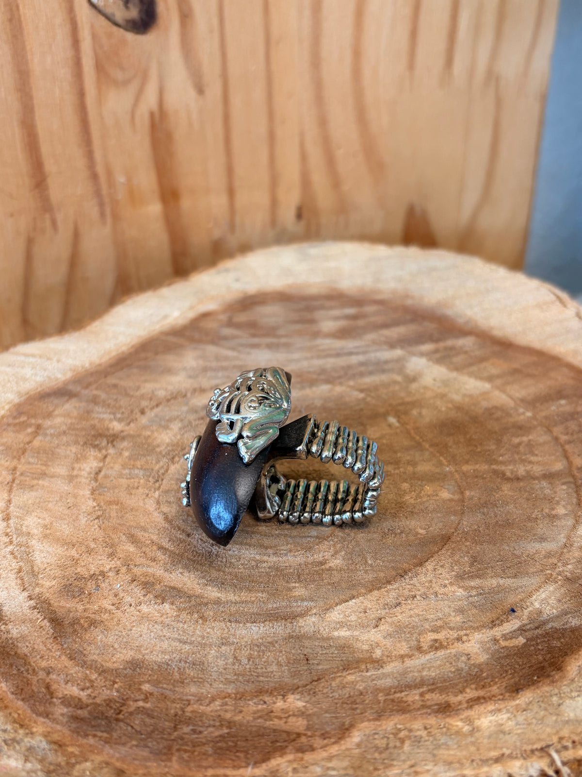 Frog Detailed Wooden Statement Ring : Elastic Band