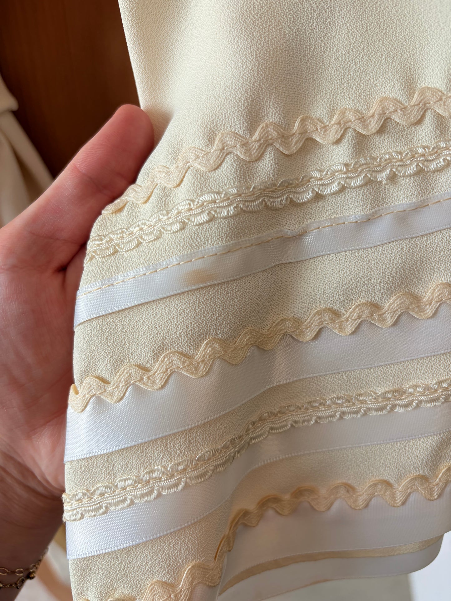 Vtg Ivory Robe