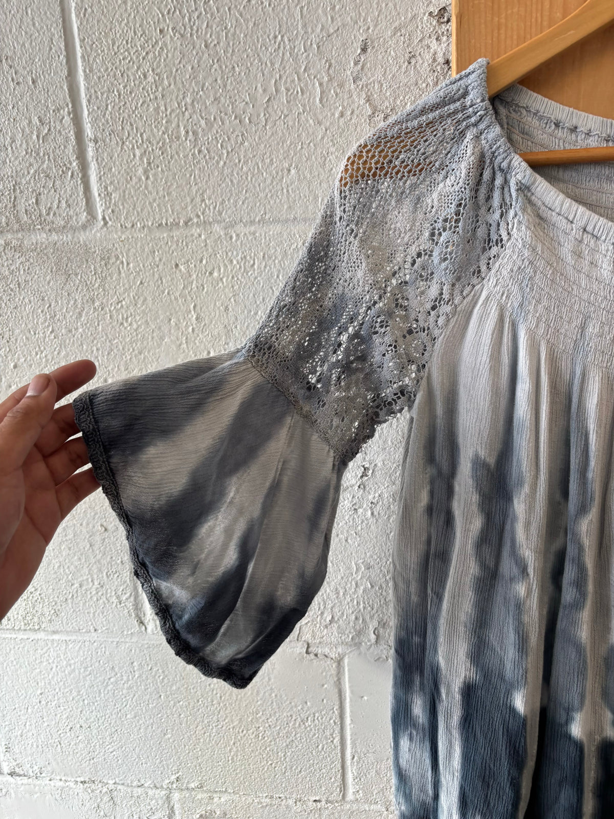 Ombré Blue Bell Sleeve Top : M