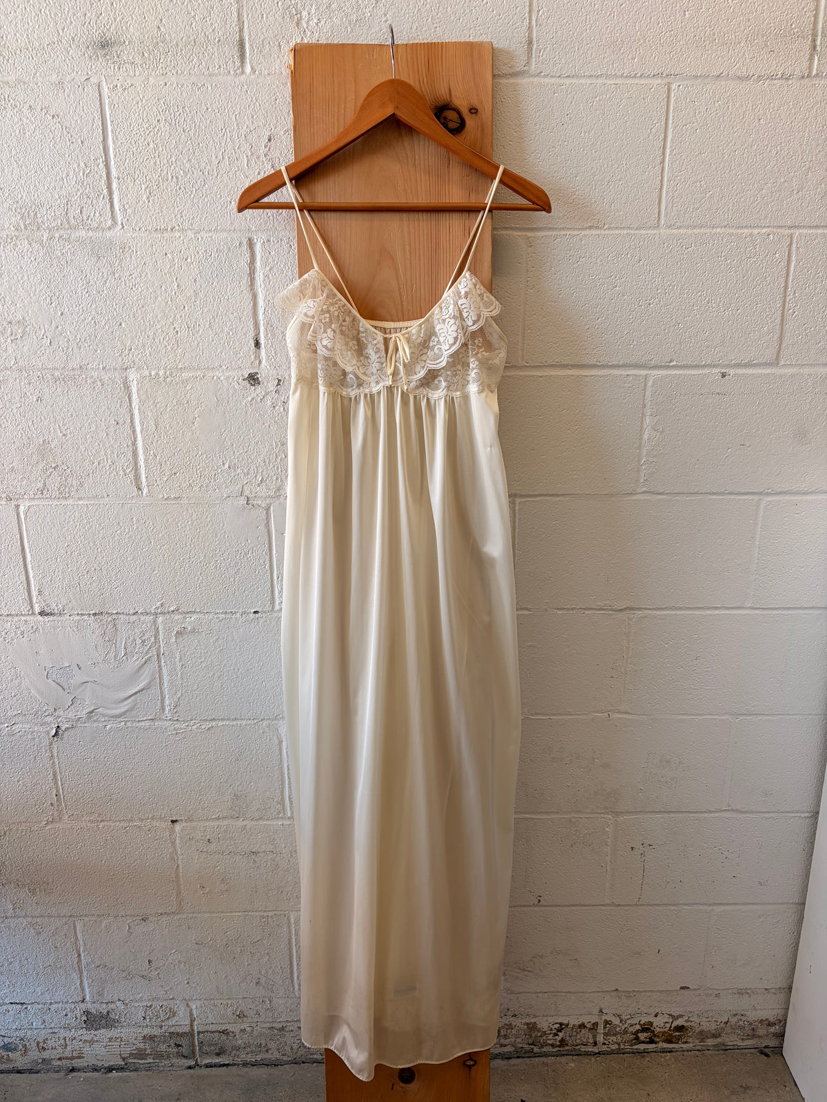 Vtg Lacey Ivory Nightgown : S