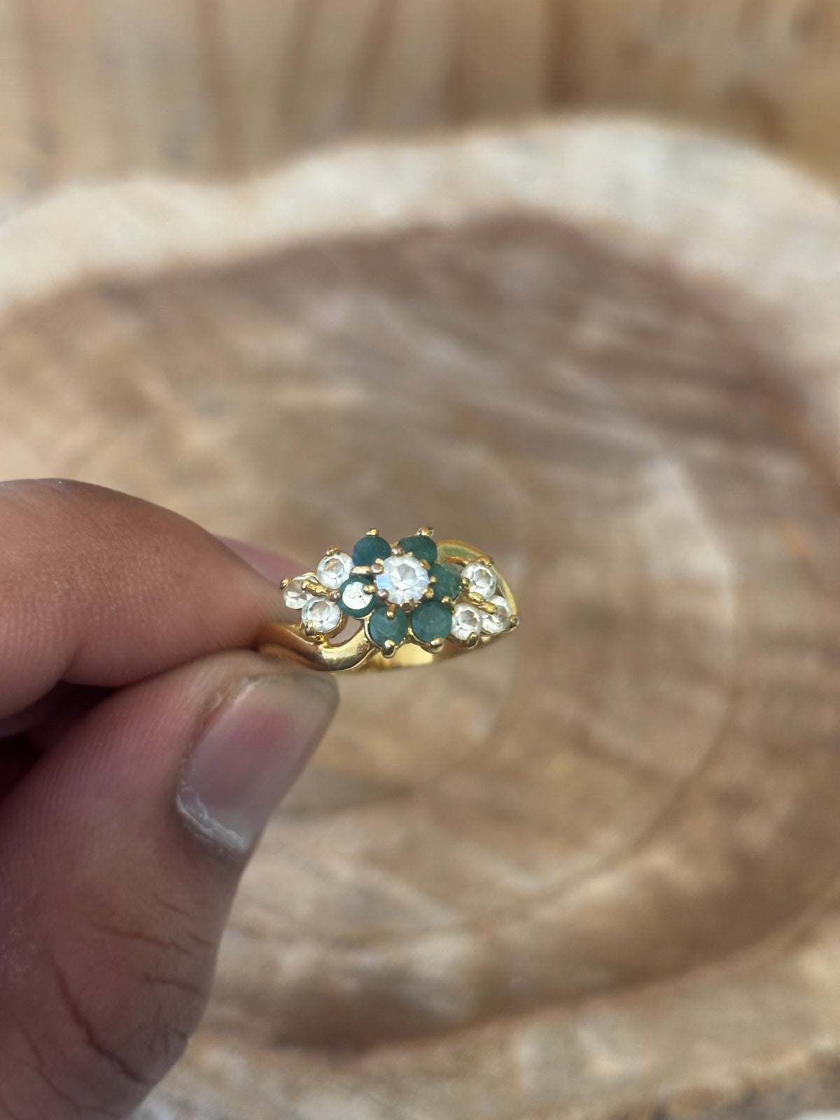Gold Tone Cluster Ring : 7