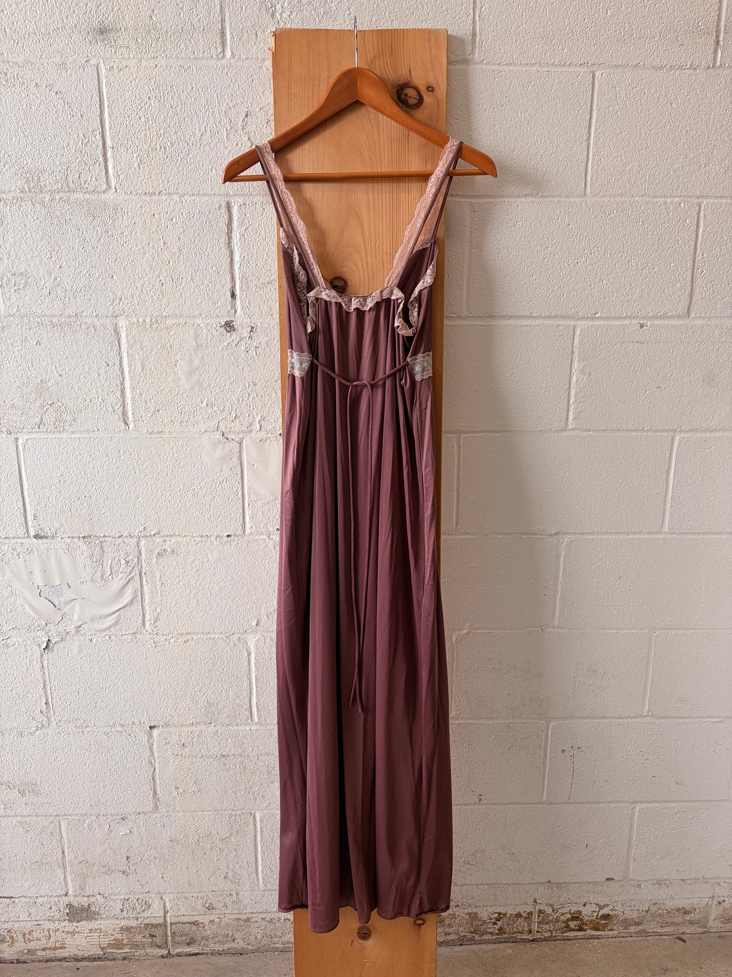 Vtg Lace Detailed Mauve Nightgown Set : S/M