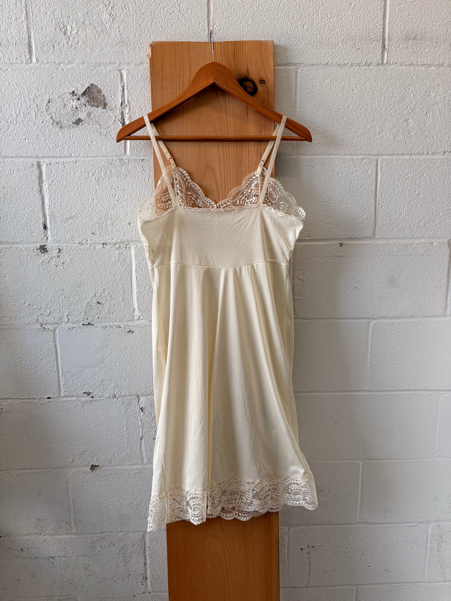 Vtg Ivory Lace Slip : S/M