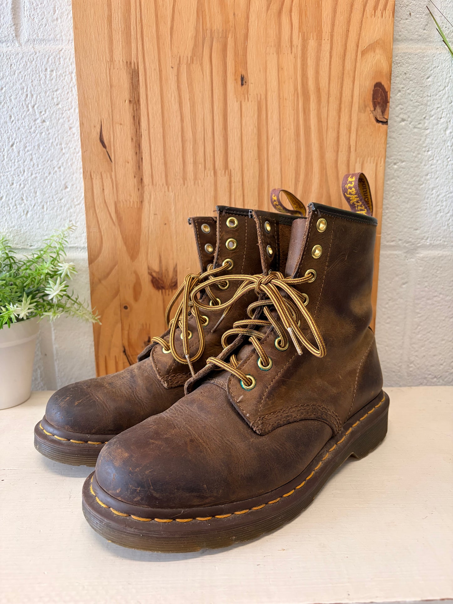 Dr. Marten Brown Boots : 6M