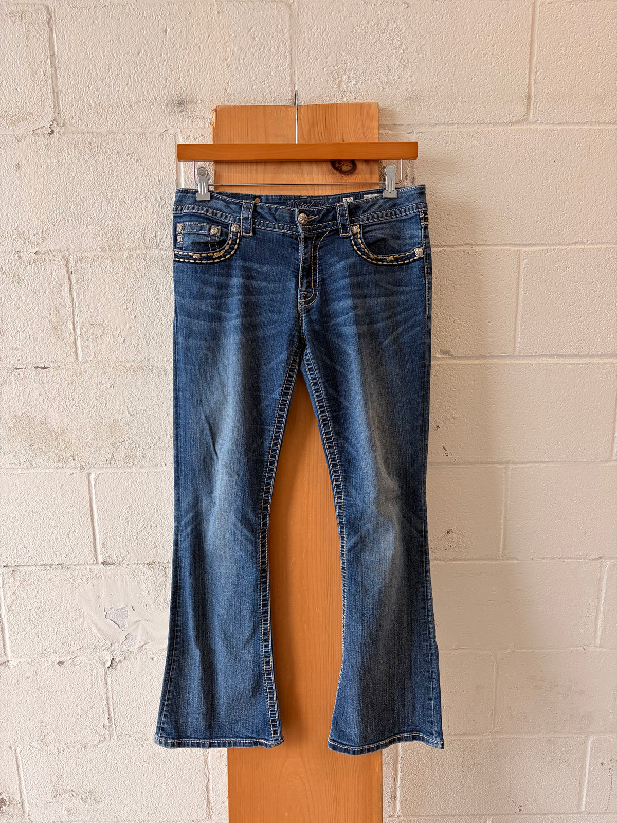 Boot Cut Miss Me Jeans : 32
