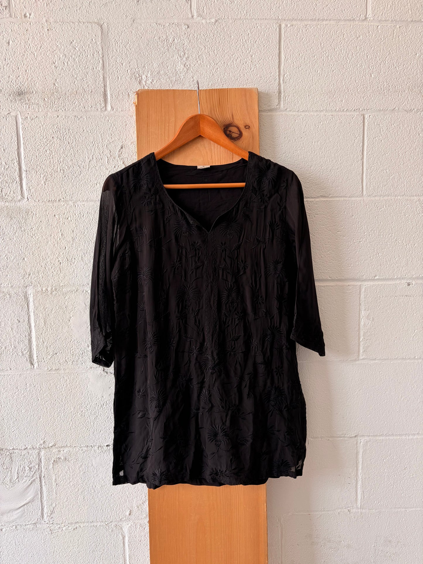 Floral Embroidered Silk Blouse : M