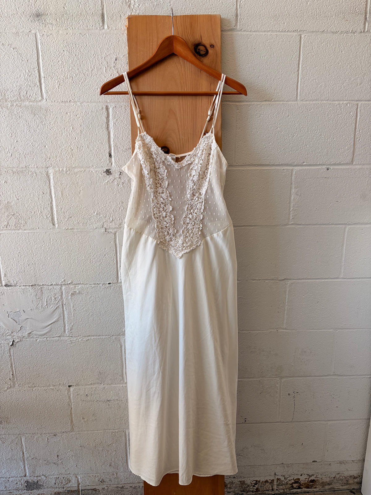 Flora Semi-Sheer Lace Nightgown : M
