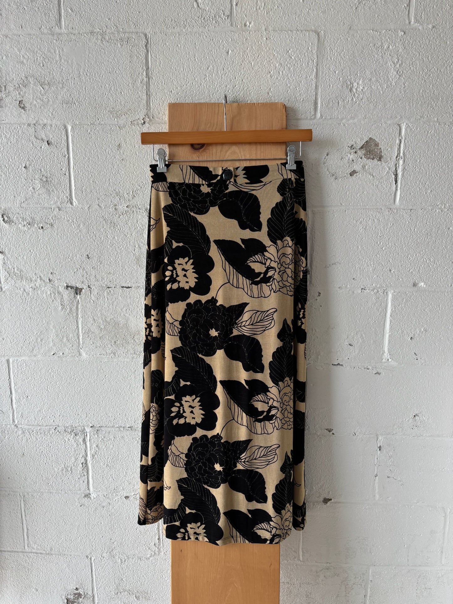 Black and Tan Floral Skirt : L