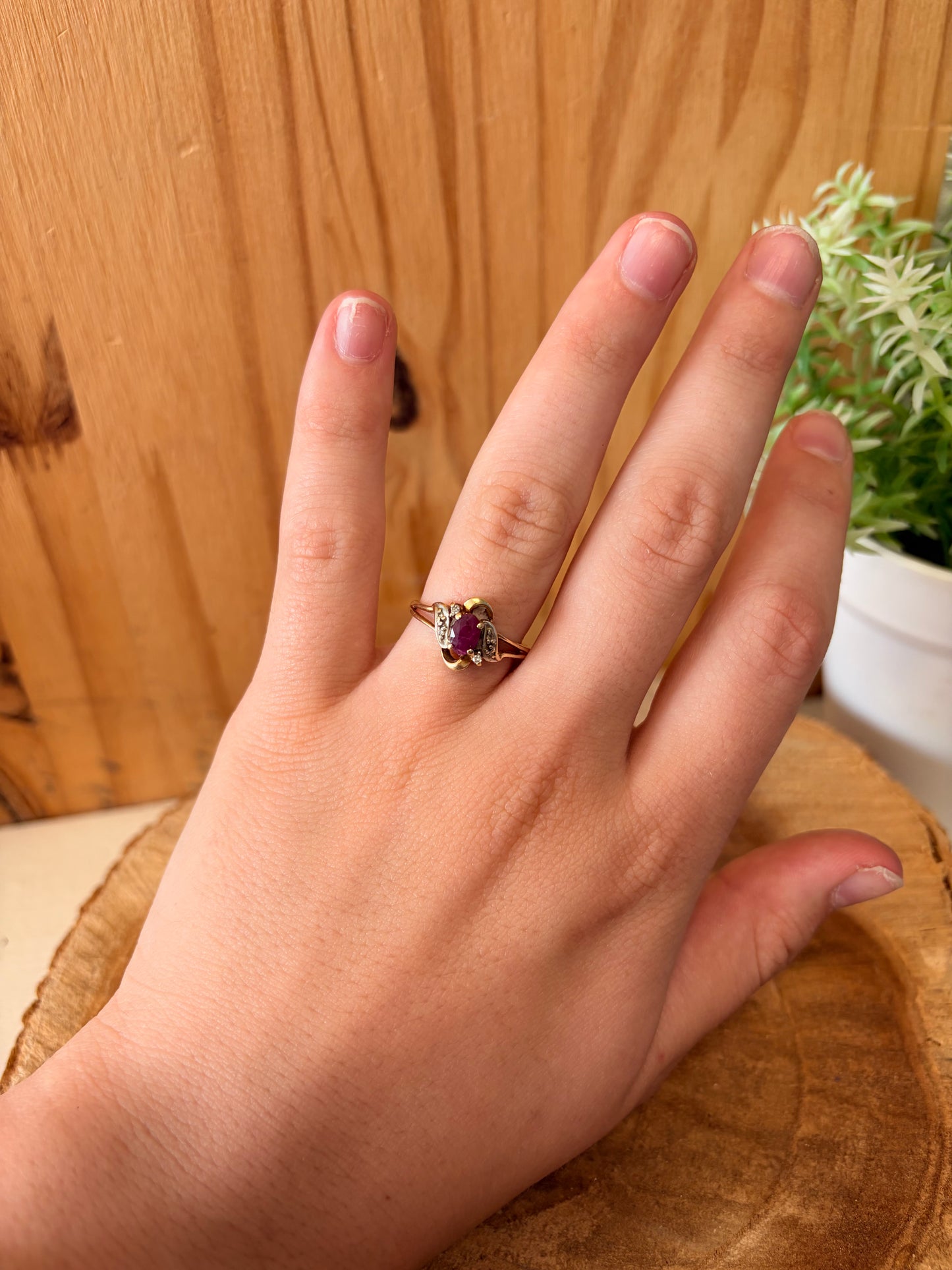 Vtg 10K Gold Ring : Size 6.75