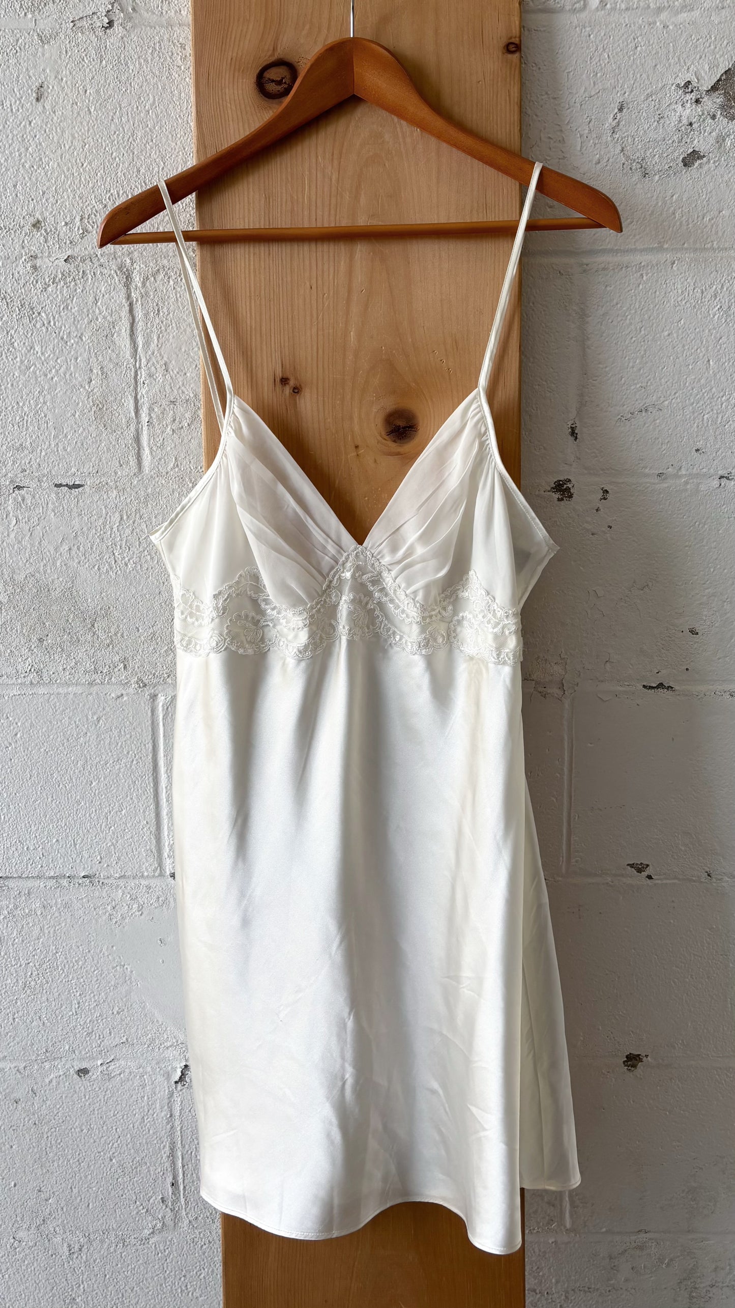 White Slip : S/M