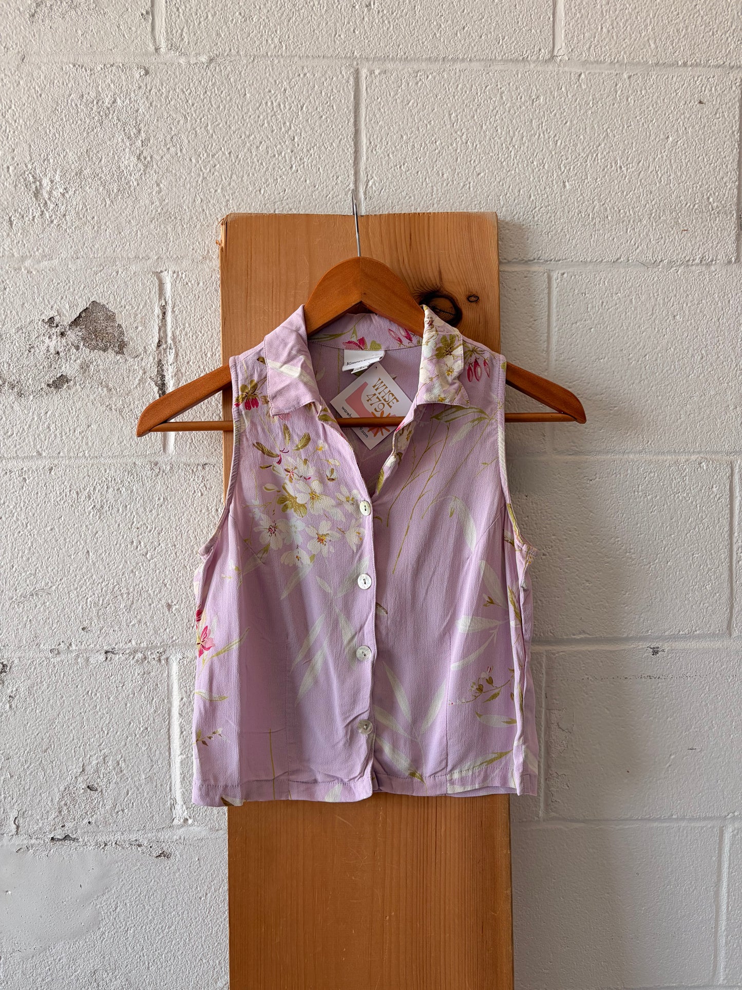 Sleeveless Purple Floral Button Up Blouse : S