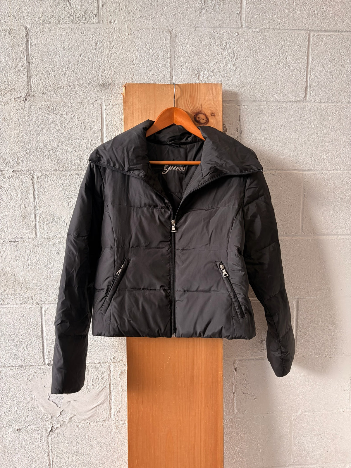 Black Guess Puffer : M