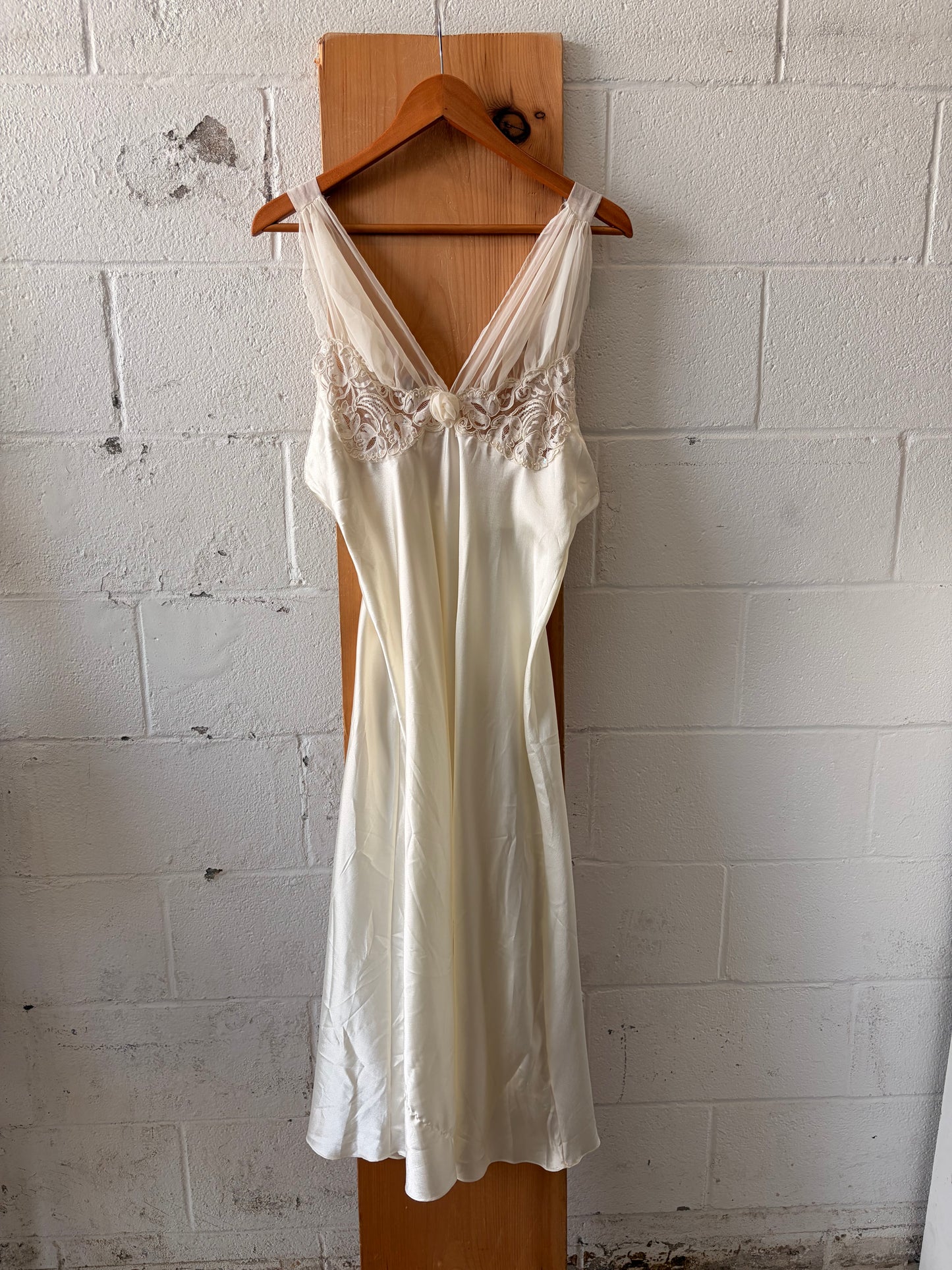 Vtg Circa 2000 Ivory Slip Dress : L