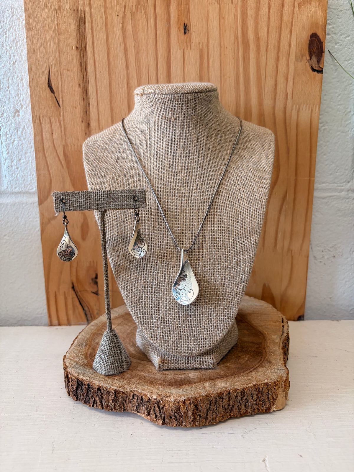 Brighton Twirl Teardrop Set