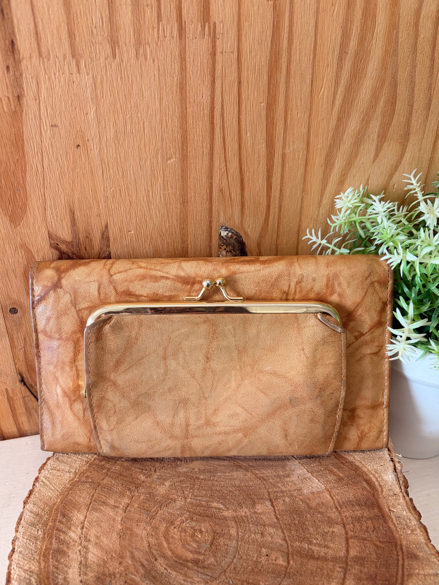 Vtg Tan Buxton Leather Wallet