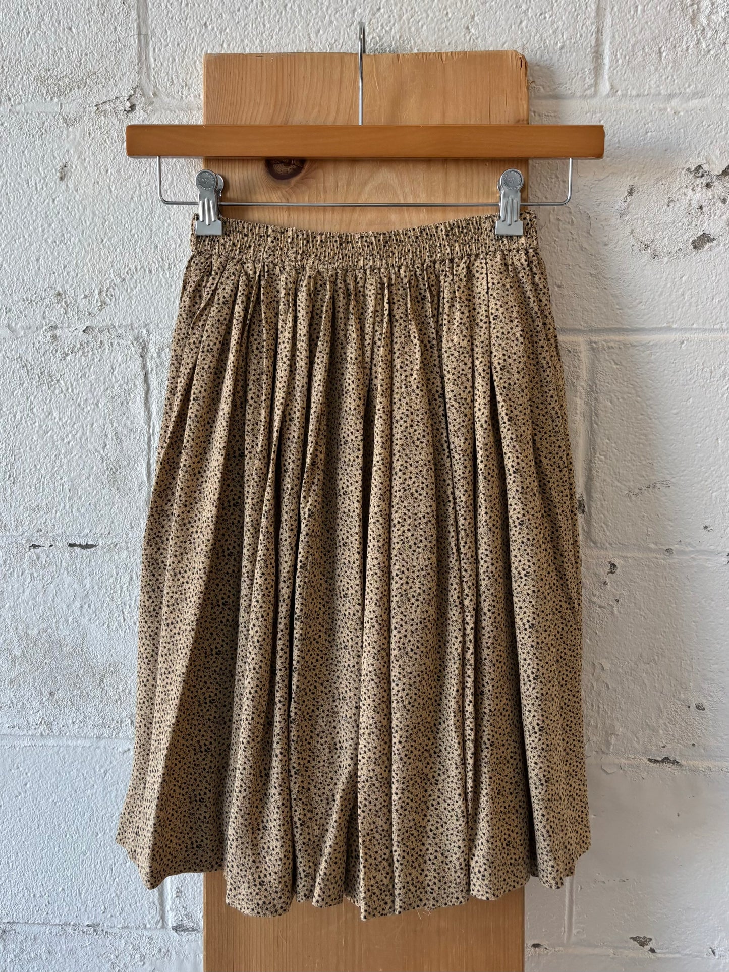Vtg Patterned Skirt : 26” W