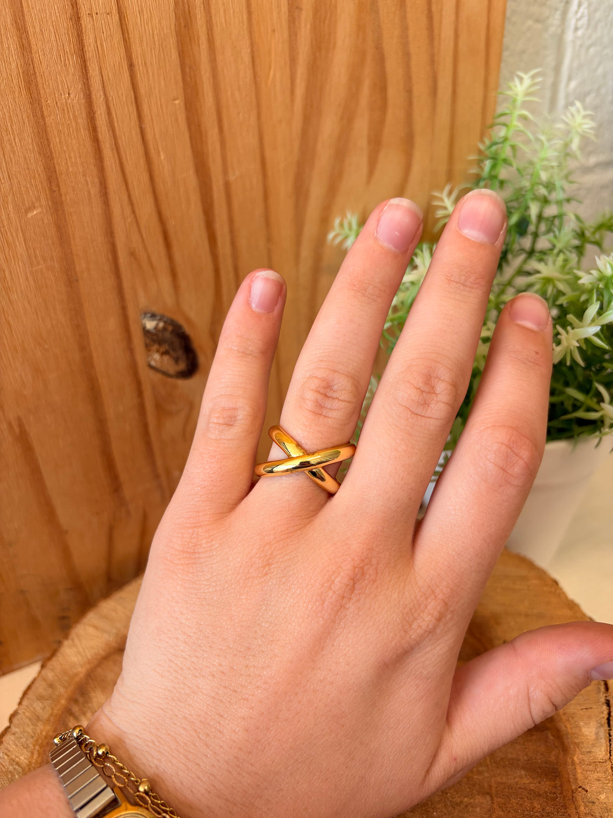 925 Gold Tone Criss Cross Ring : Size 6.5