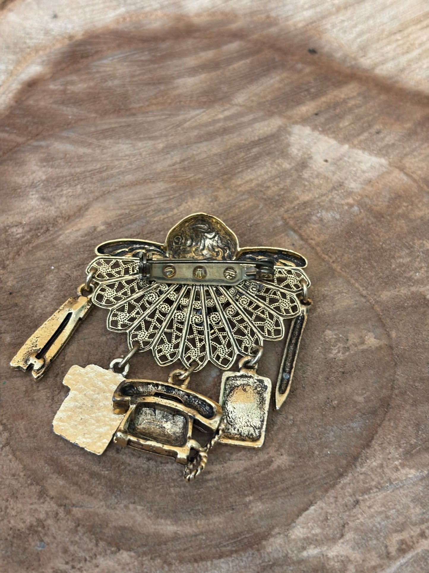 Vtg Gold Tone Cherub Pin