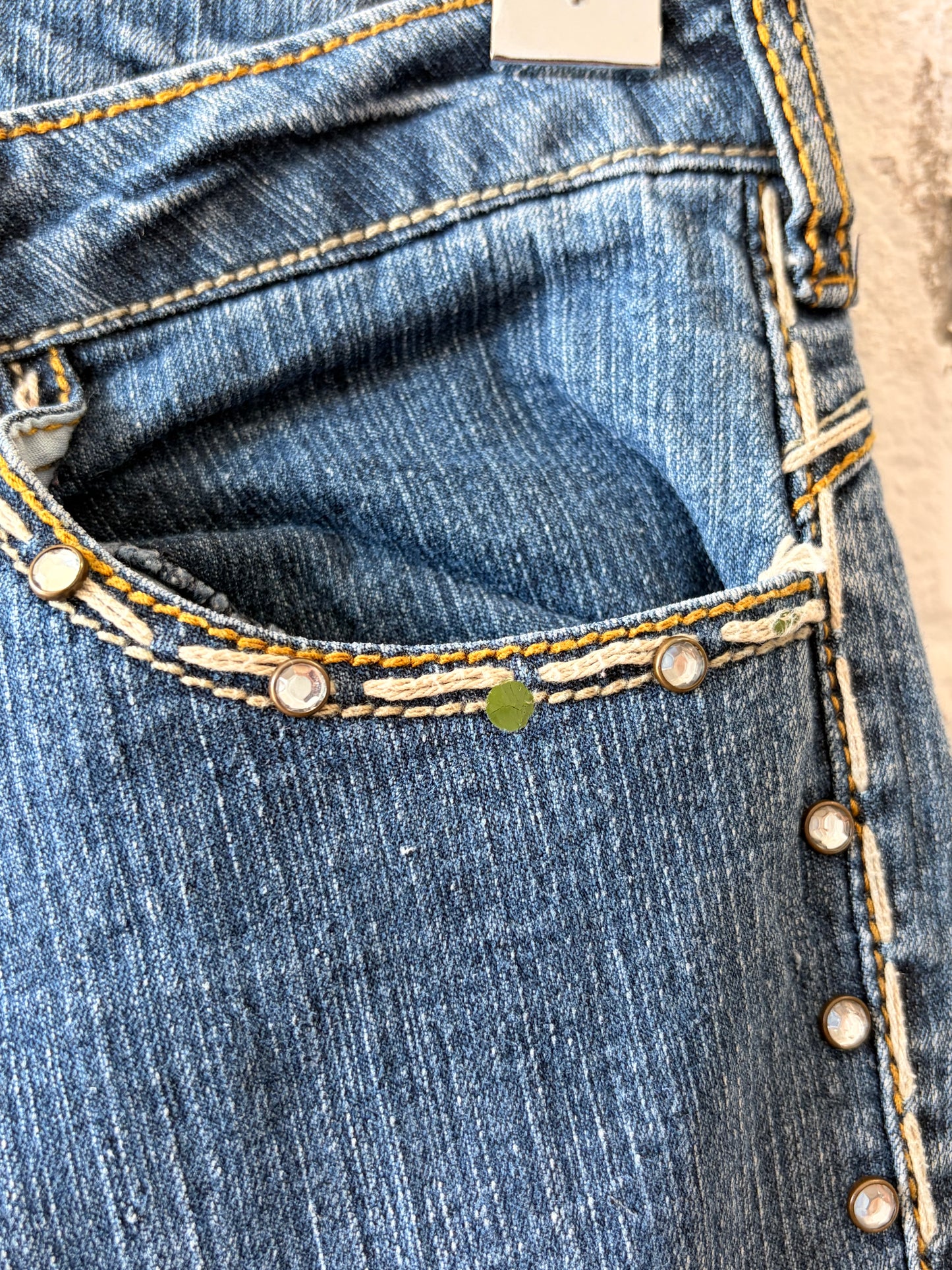 Studded Stitch Detailed Jeans : 28”W
