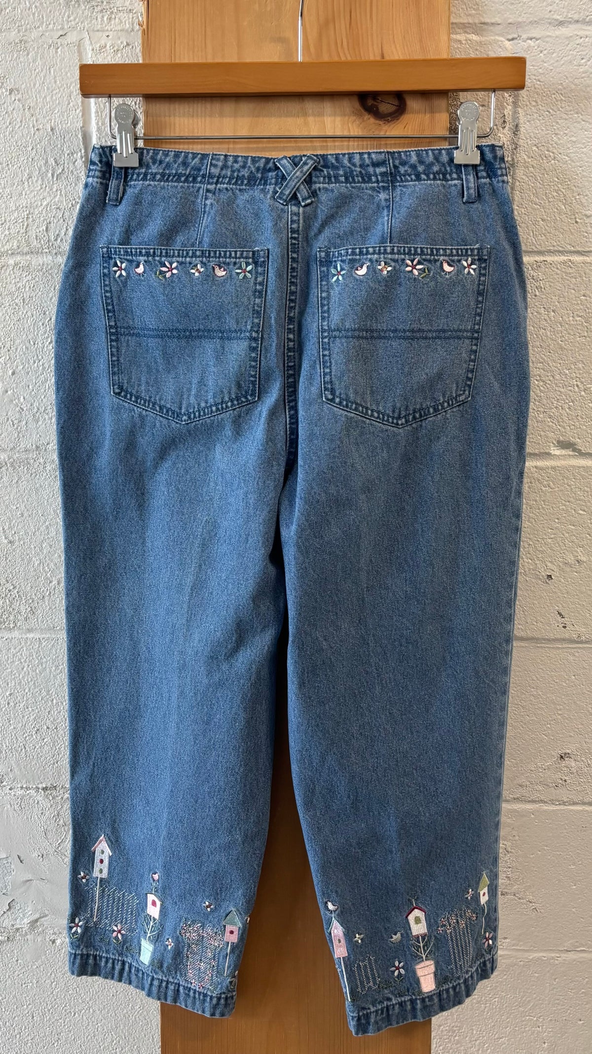 Vtg Birdhouse Embroidered Capris : 8