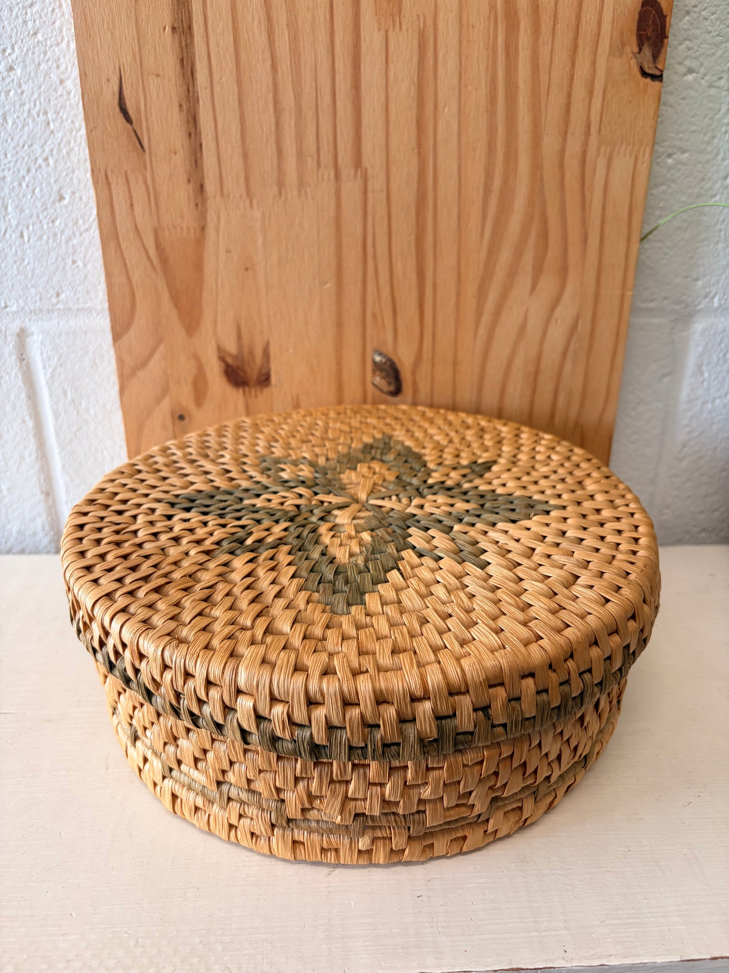 Vtg Pair of Woven Lidded Baskets (Local Pick Up Only)