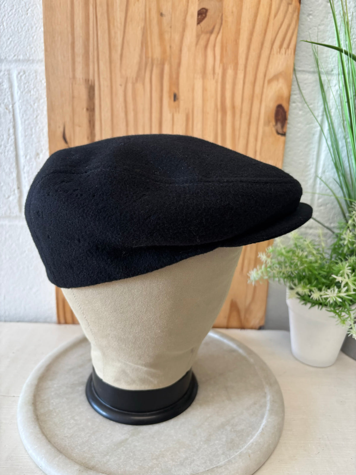 Italian Black Flat Cap : L