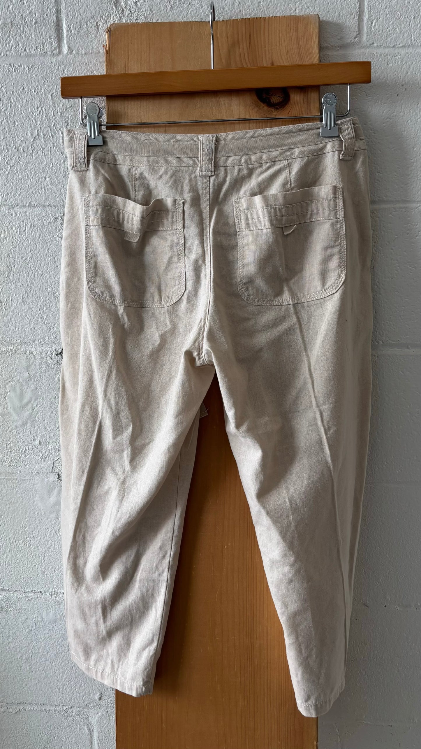 Beige Capris : 6