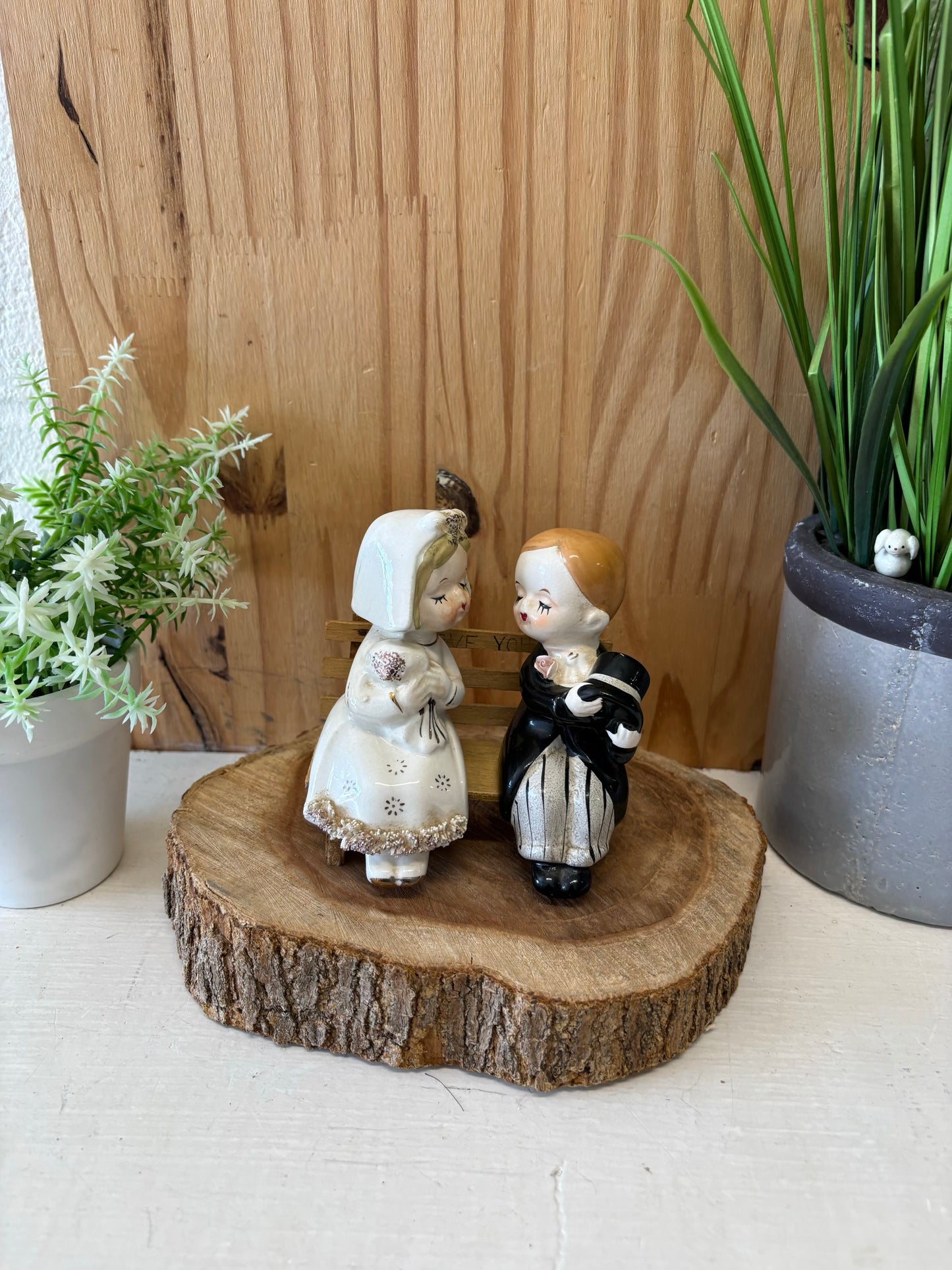 Vtg MCM Ceramic Bride & Groom Salt & Pepper Shakers (Local Pickup Only)