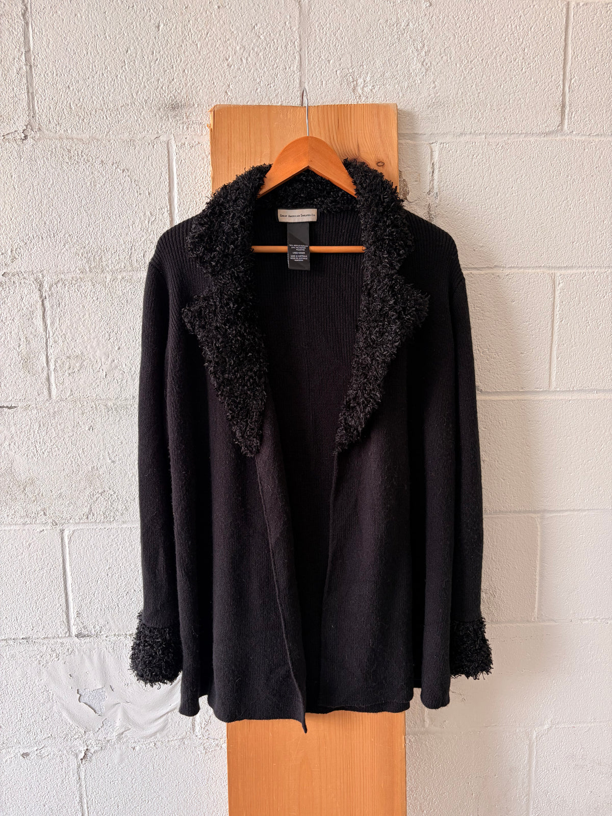 Black Fuzzy Collared Cardigan : L