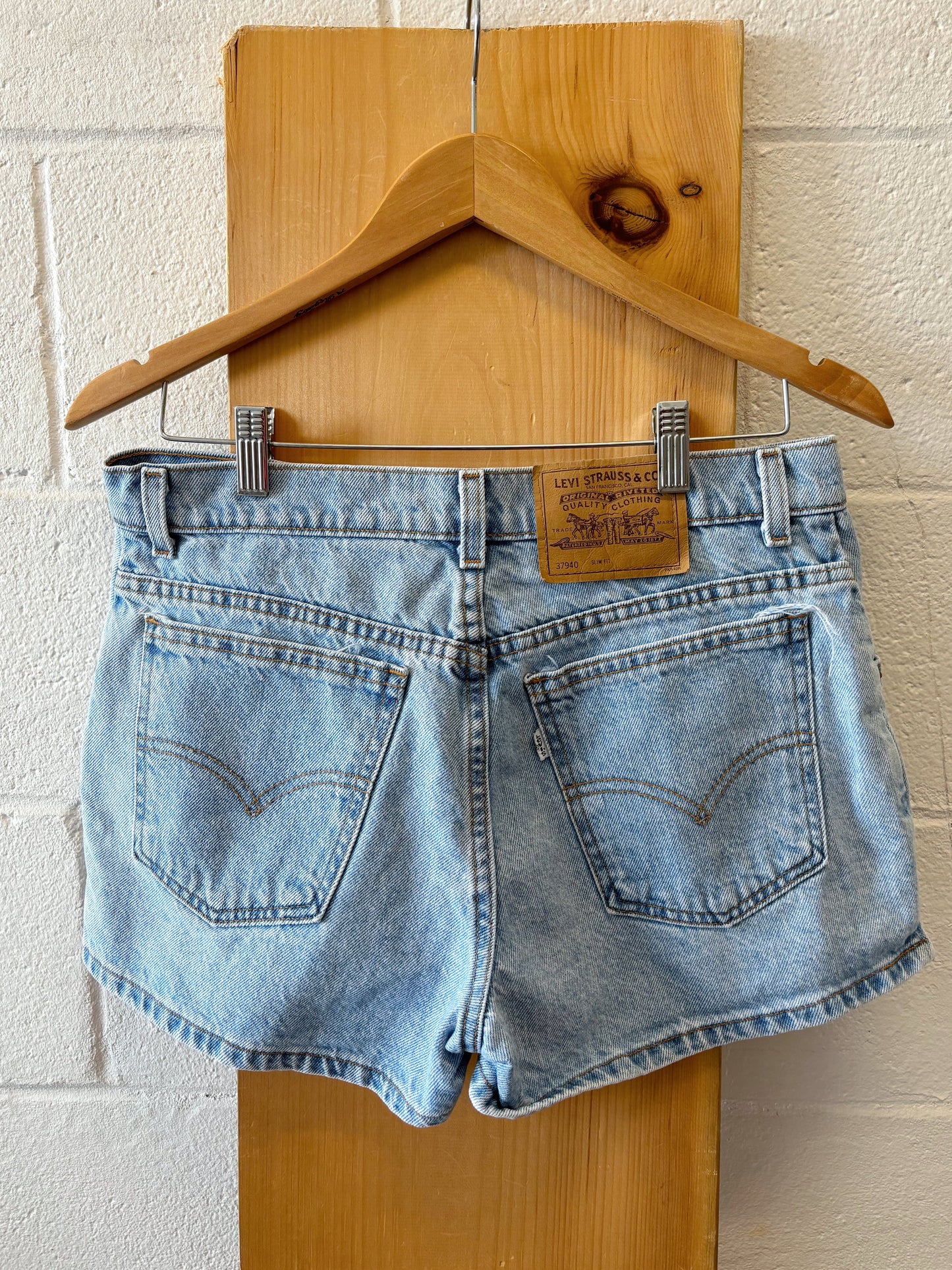 90’s Levi’s Denim Shorts : Jnrs 11