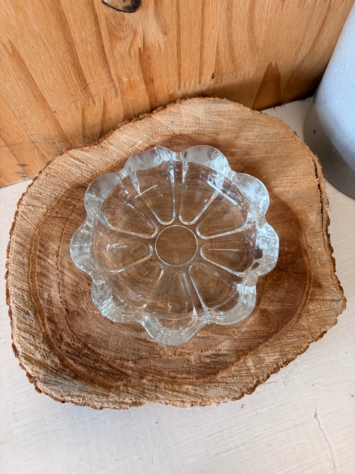 Glass Flower Ash Tray (Local Pick Up Only)