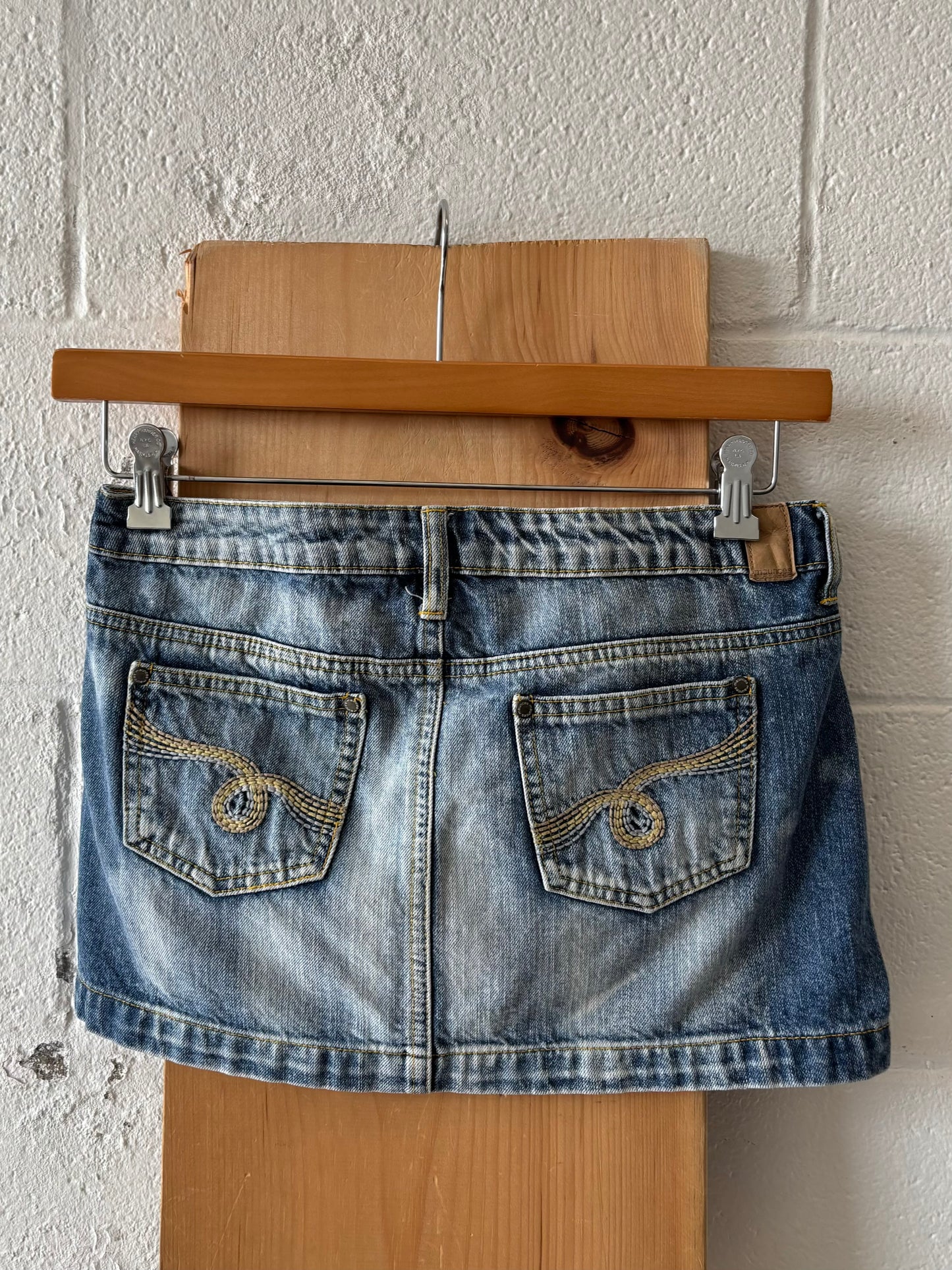 Lightwash Denim Mini Skirt : 3/4