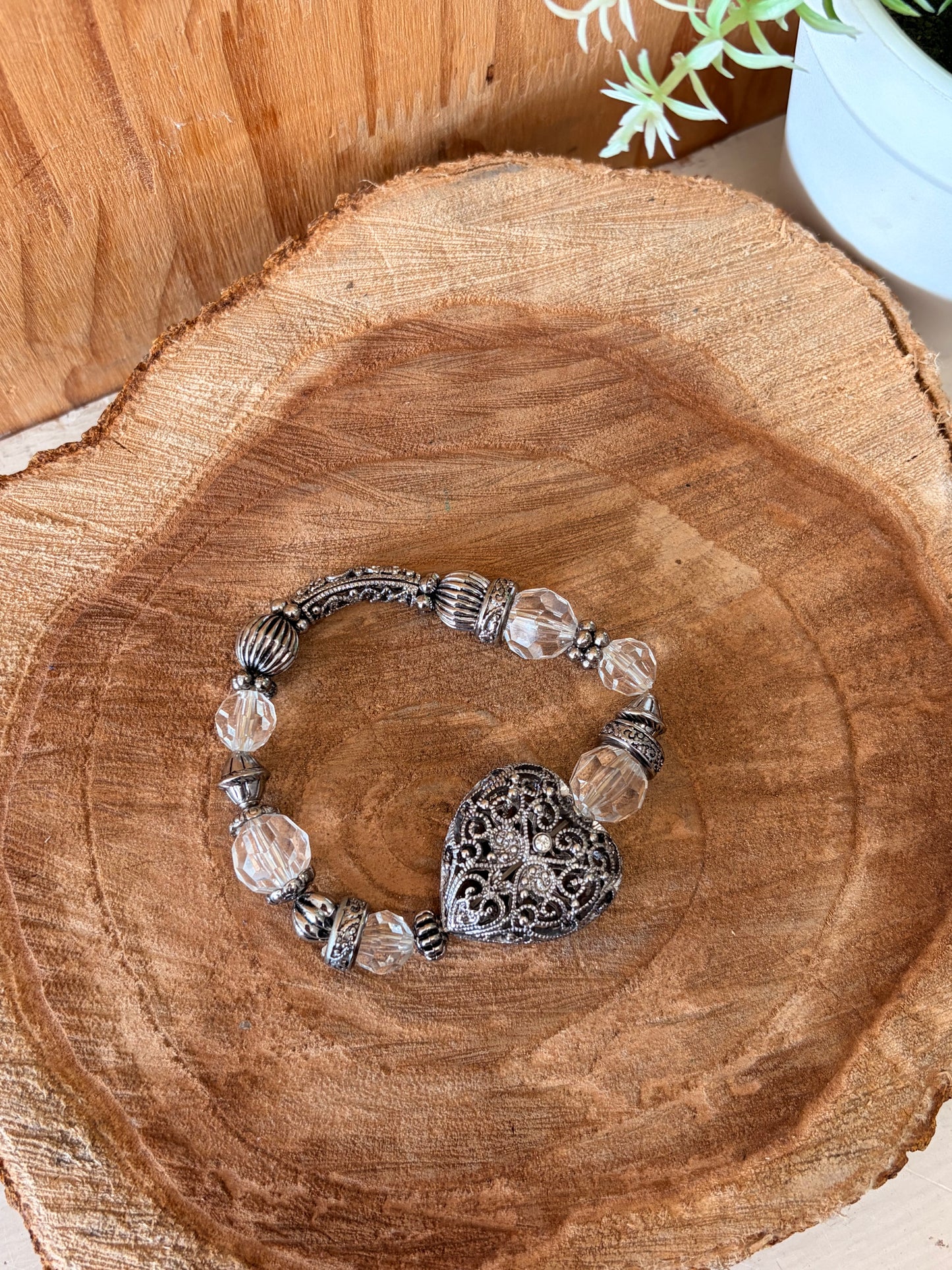 Elastic Beaded Silver Tone Heart Bracelet