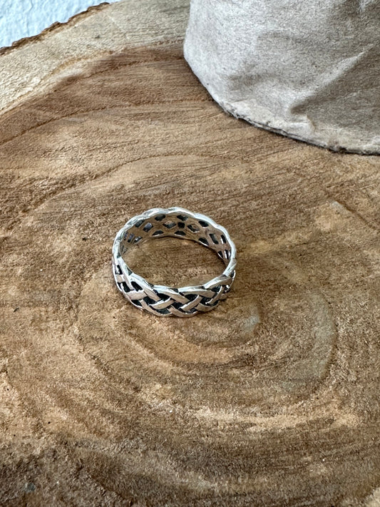 Woven Ring : 7.5/8