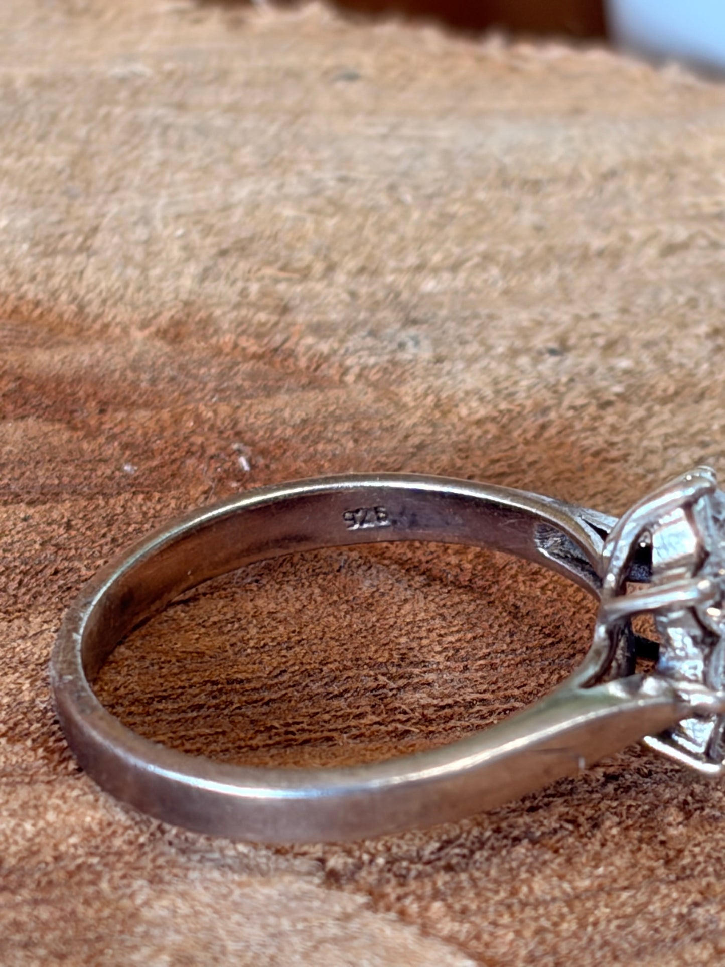 925 Silver Floral Ring : Size 6.75