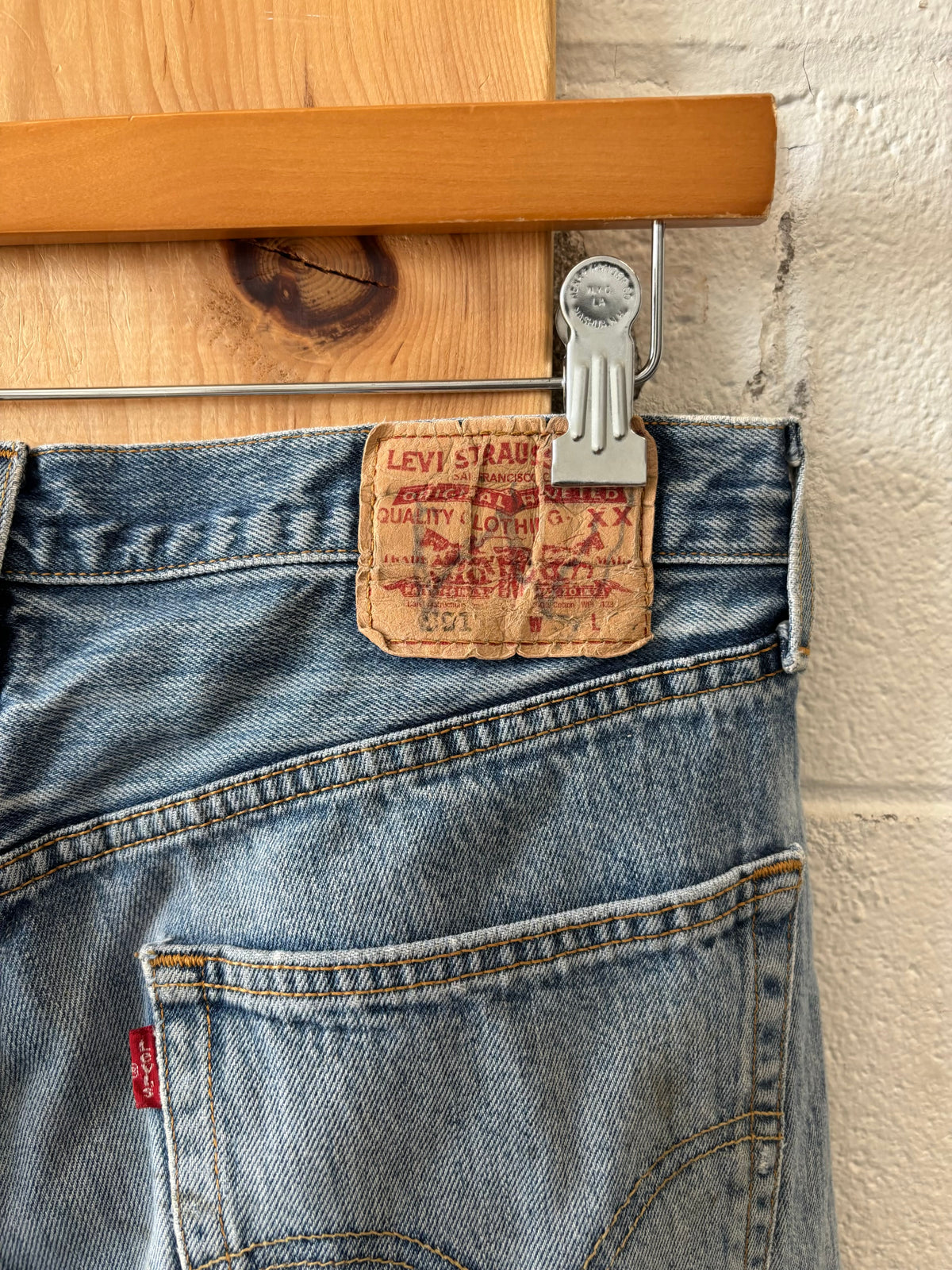 Vtg Thrashed 501 Levi’s : 34” W
